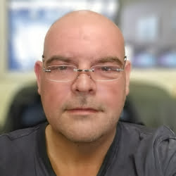 Szabo_Zsolt_ertekesito-1